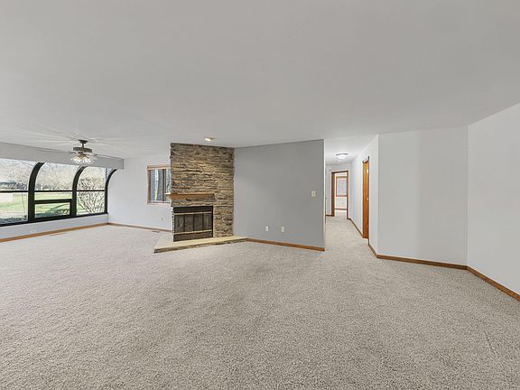 3rd image of 2027 Ashbury Ln Unit 2