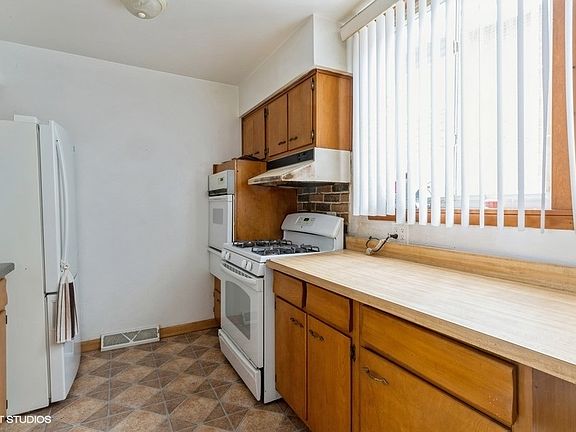 4th image of 1568 Woodland Ave Unit A