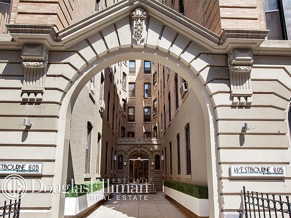 4th image of 609 W 137th St APT 32