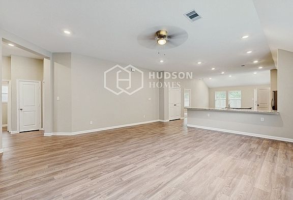 4th image of 1116 Bulwark Dr