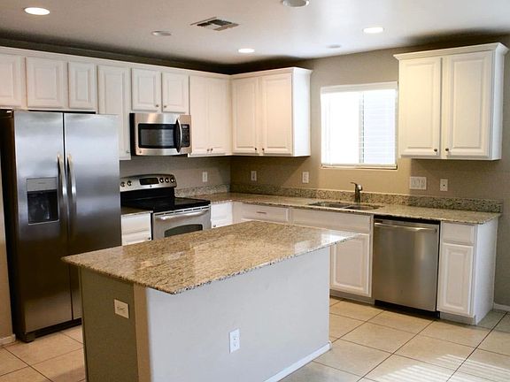 5th image of 8597 N Continental Links Dr