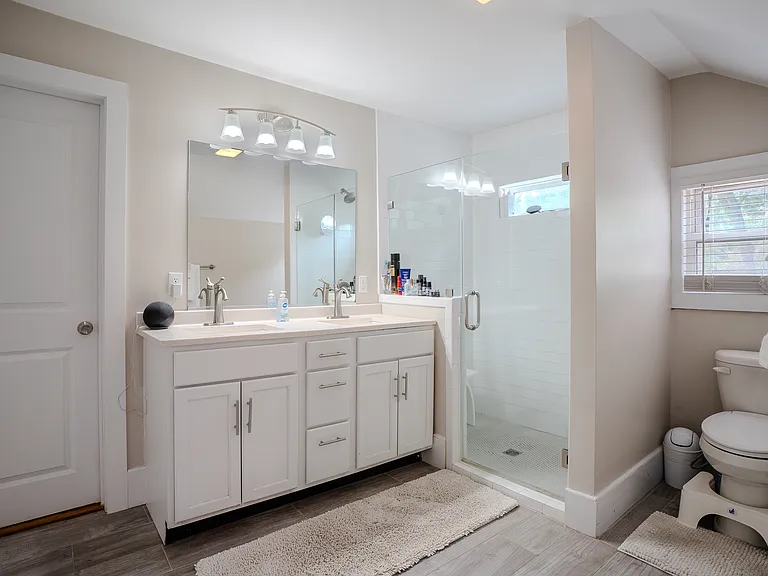 309 Court Ave — Photo 17