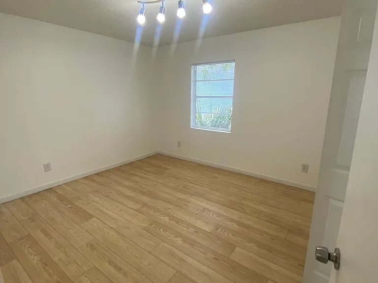 5014 W Idaho St — Photo 23