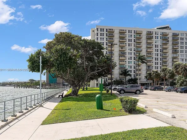 880 NE 69th St APT 14H, Miami, FL 33138