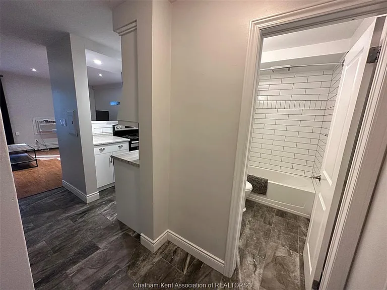 200 Emma St #1 — Photo 5