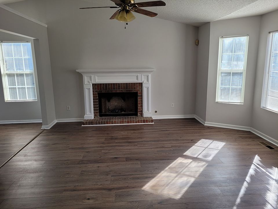 1st image of 1513 Roberts Dr SE