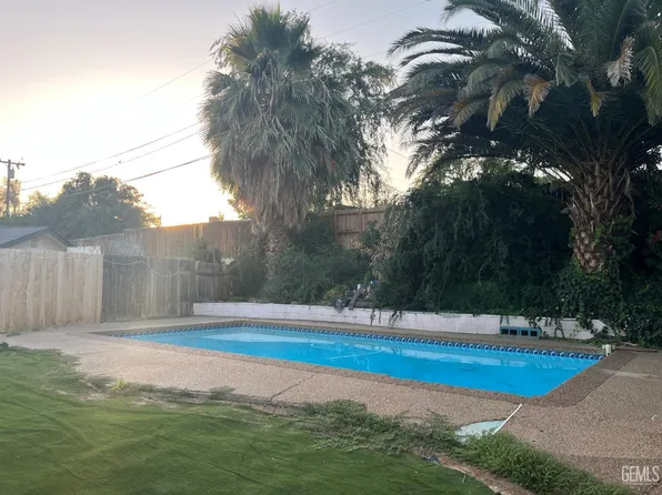 3112 Saratoga St, Bakersfield, CA 93306