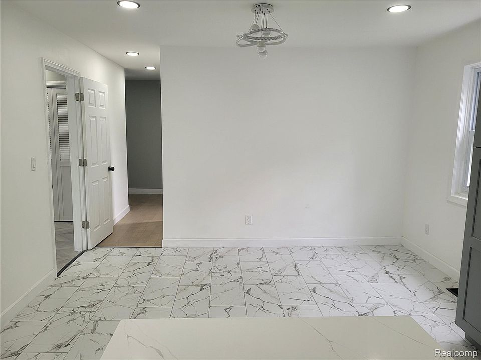 38525 Little Mack Ave, photo 8