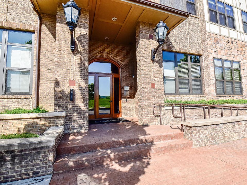 1st image of 445 W Blount Ave APT 208