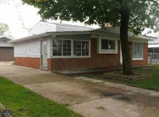 28231 Emery St, Roseville, MI 48066