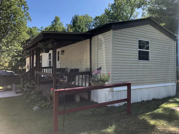7481 S Forest Glen Rd, Rothbury, MI 49452