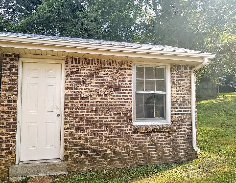 2 bed, 775 sqft, $1,300 — Photo 2