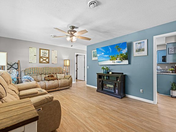 4th image of 1123 Ridgecrest