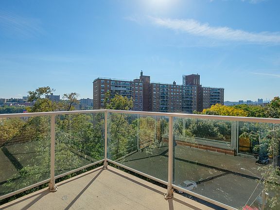 2nd image of 3585 Greystone Ave #E6a