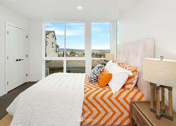 4th image of 5423 Baker Ave NW