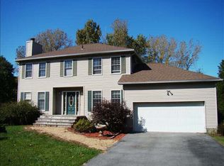 11 Bayberry Ln, Poughkeepsie, NY 12603