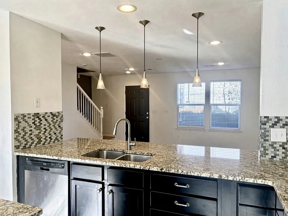 10418 Forester Pl