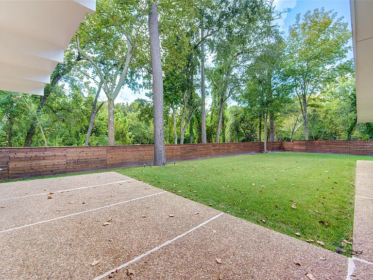 303 Isolde Dr — Photo 35