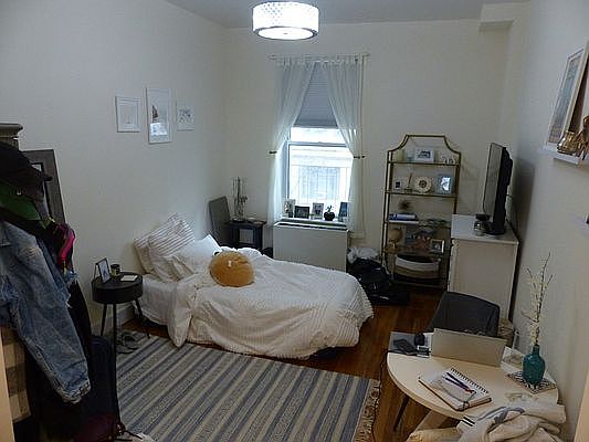 4th image of 143 W 69th St APT 3A