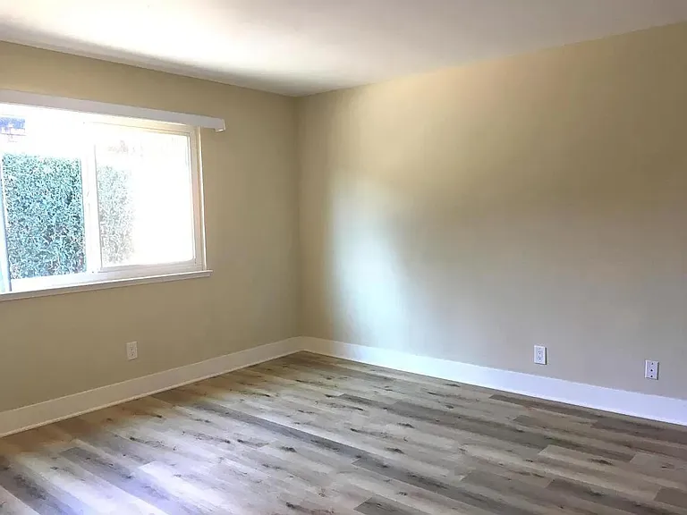 16945 Roberts Rd — Photo 10