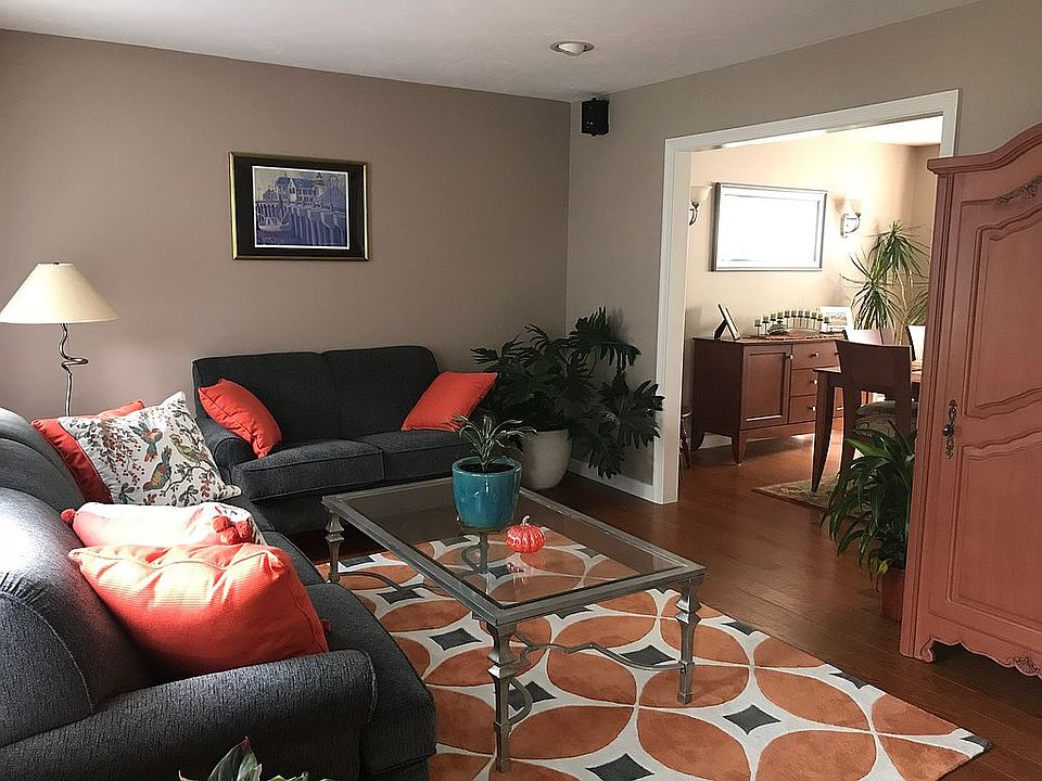 2nd image of 7 Laurelwood Ln