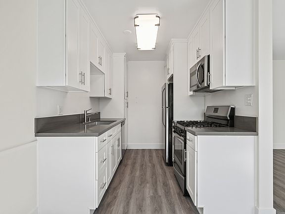 5th image of 4439 Murietta Ave APT 18