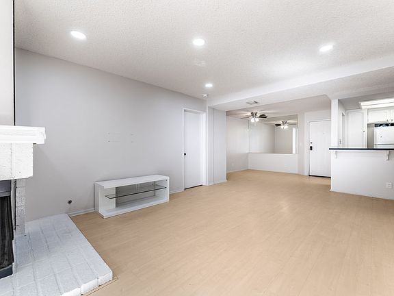 3rd image of 7800 Topanga Canyon Blvd APT 212
