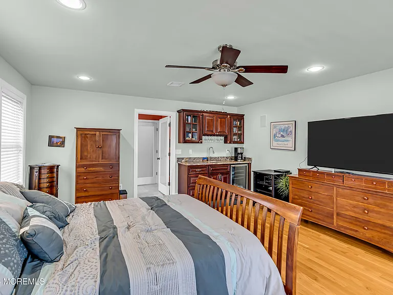 306 Ocean Park Ave — Photo 19