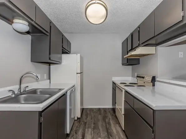 Wood River Apartments