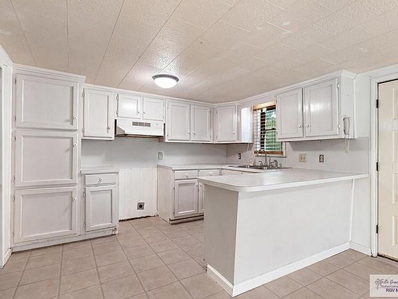 3rd image of 322 Petra Ave