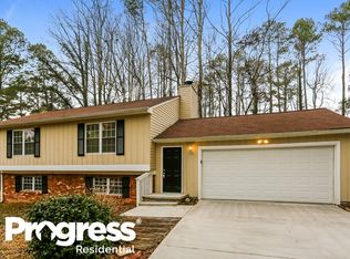 561 Yorkshire Dr, Marietta, GA 30068