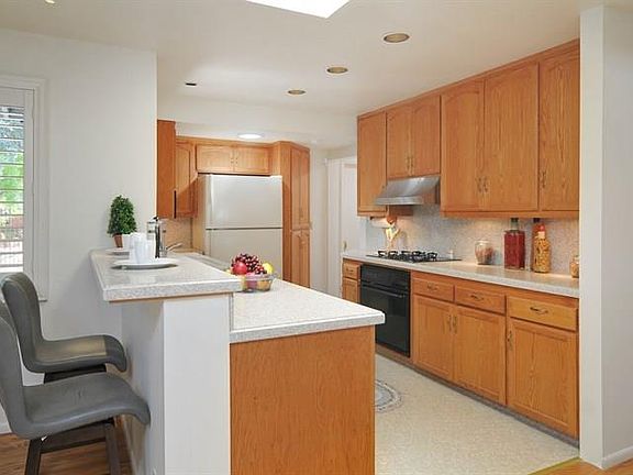 4th image of 3725 Jenkins Ave