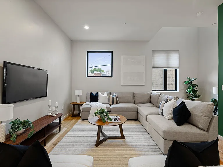 1720 Folsom St #B — Photo 13