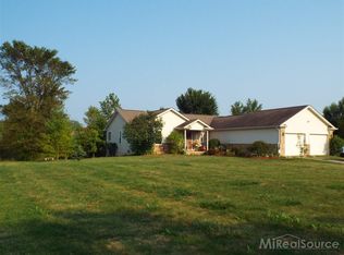 62810 Bates Rd, Lenox, MI 48048