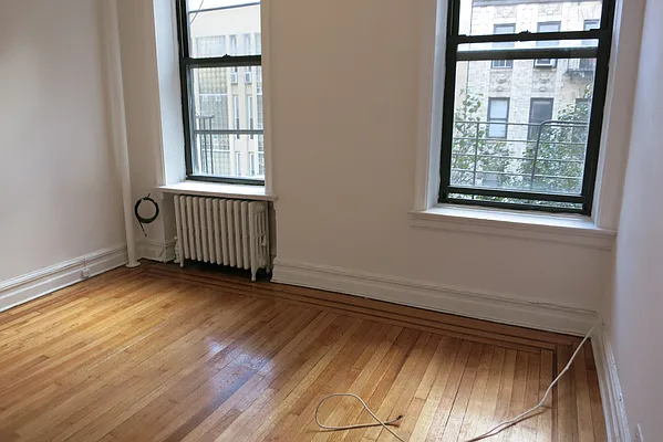 Rented by Manhattan Best Realty, Inc. | media 16