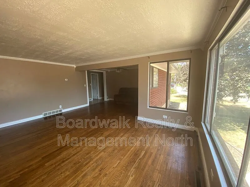 2 bed, 1.0 bath, 1200 sqft, $1,200 — Photo 4