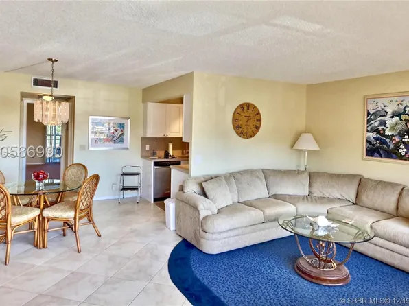 2045 Rexford Rd, Boca Raton, FL 33434