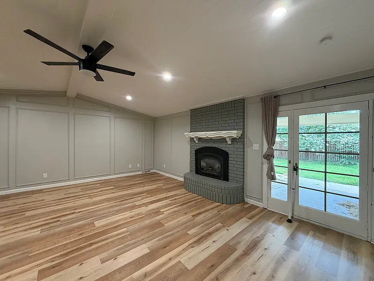 404 Brookwood Dr — Photo 5