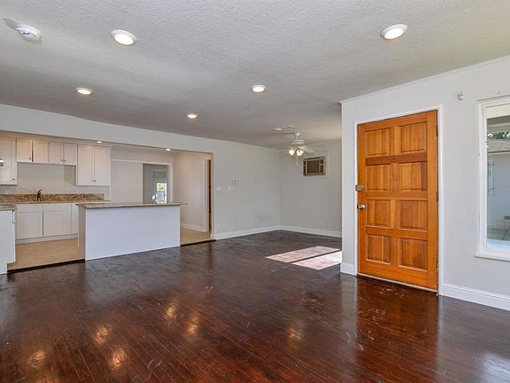 5th image of 724 W Fountain Way