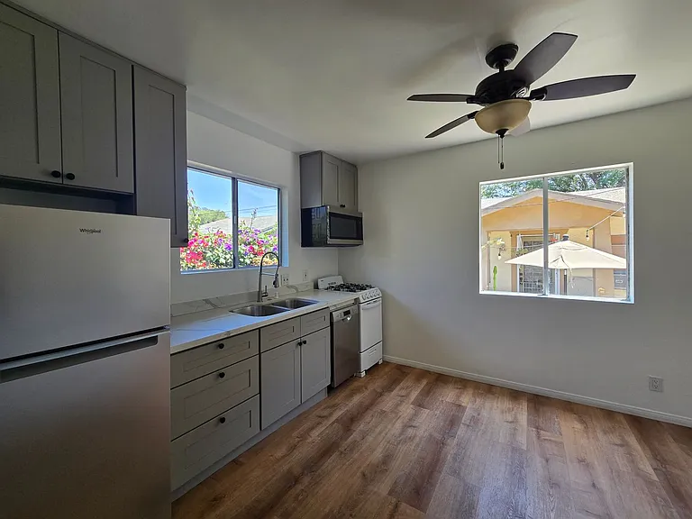 4126 Cumberland Ave — Photo 9
