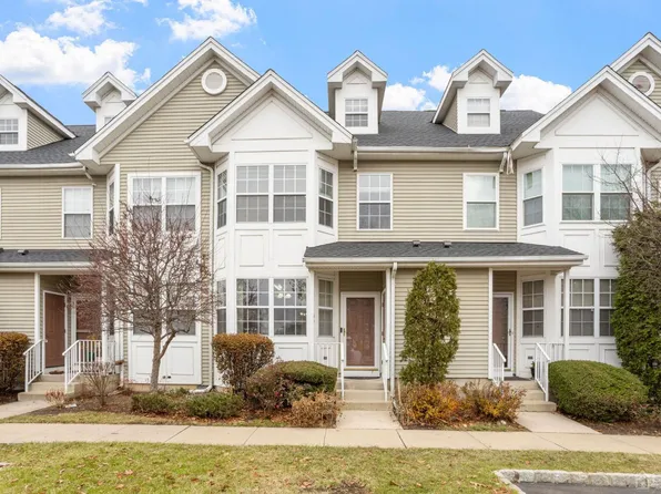 1107 Blossom Cir, Dayton, NJ 08810