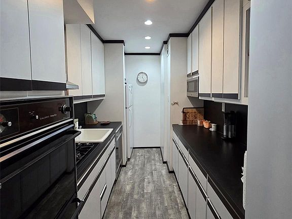 3rd image of 89-40 151 Ave #5B