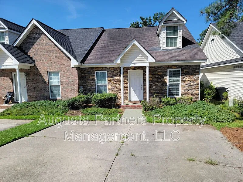 211 Brook Ct