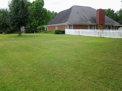 2nd image of 1410 Dartmoor Ln SE