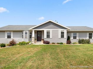 10307 Peterson Farm NE, Rockford, MI 49341
