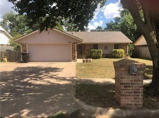 416 N Morgan Dr, Moore, OK 73160