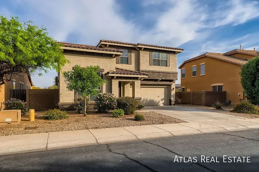 Stunning 2 Story 4 Bed 3.5 Bath with Loft! - Granite Counters - Stainless Steel Appliances - Avai... — Photo 3
