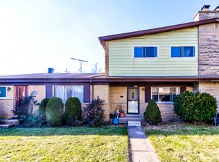 417 Glenshire Rd, Glenview, IL 60025