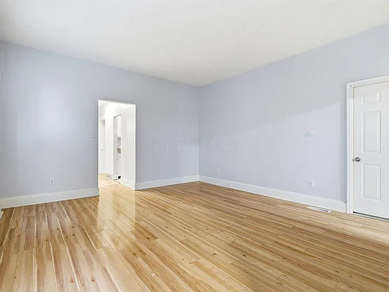 19 E Mithoff St — Photo 6