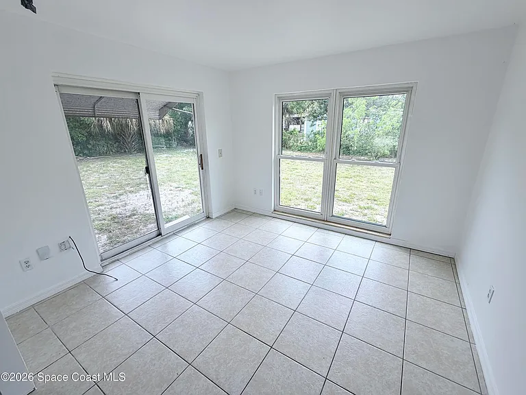 2107 Little John Rd — Photo 8